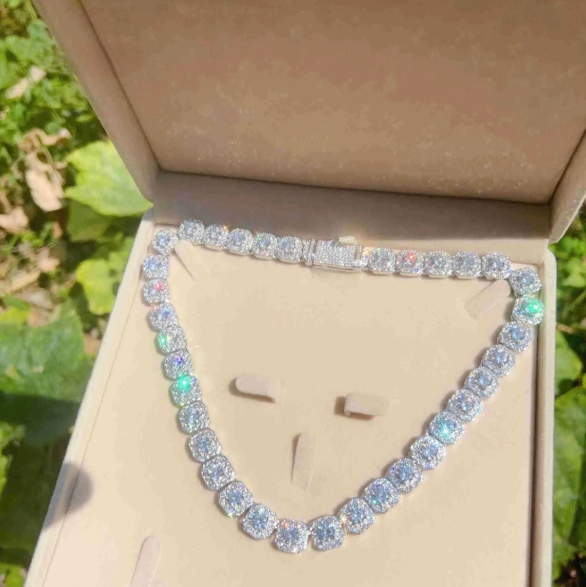 Moissanite Cluster Chain in White Gold - 10mm