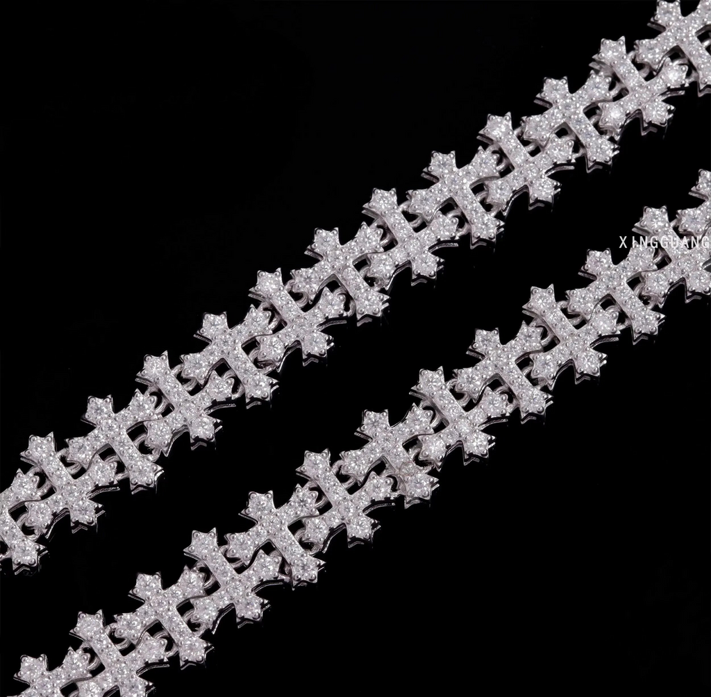 Moissanite Cross Link Chain in White Gold